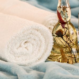 Lire la suite à propos de l’article Les bienfaits des huiles essentielles en massage bien-être